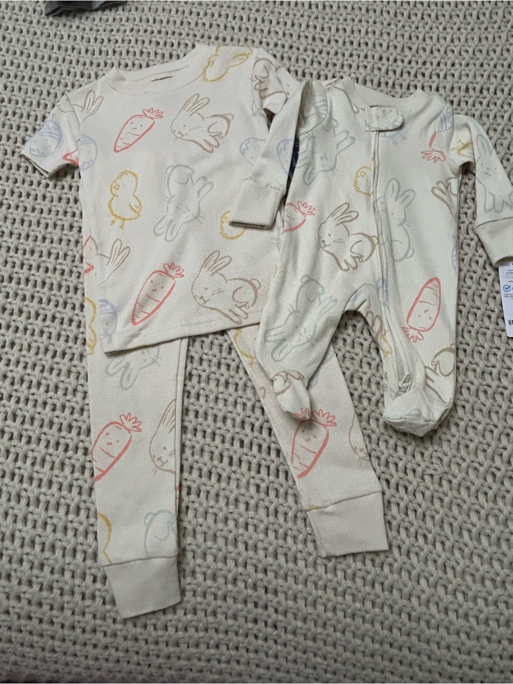 NWT Sibling Set of Soft  Cream Bunny & Carrot Kids PJs size 2T and newborn